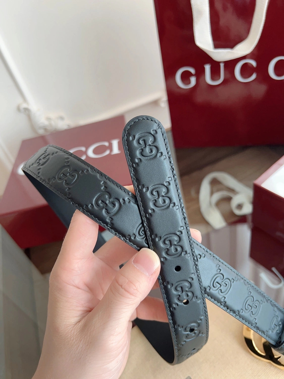 Black leather belt with gold GG buckle - Hình 6
