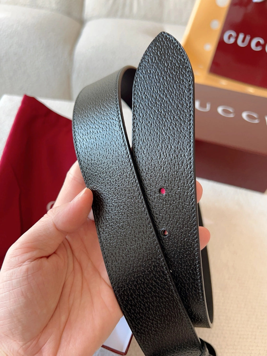Gucci Premium Leather Belt with Iconic Logo Buckle - Hình 8