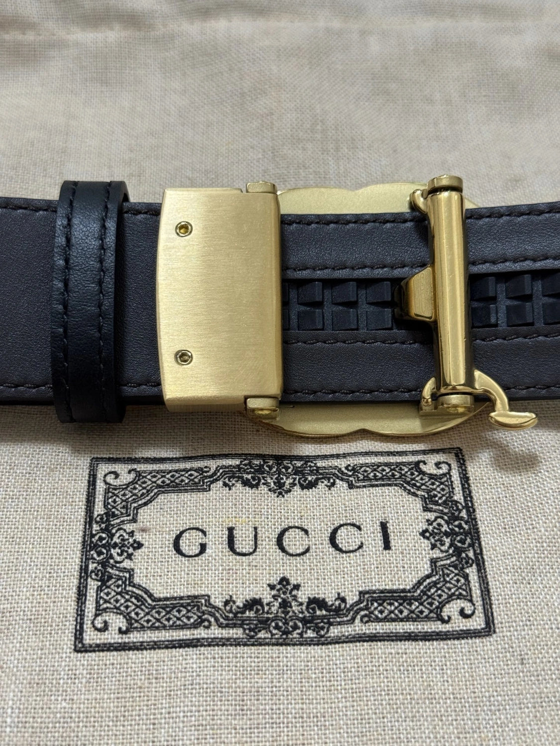 Gucci Premium Leather Belt with Gold Buckle - Hình 8