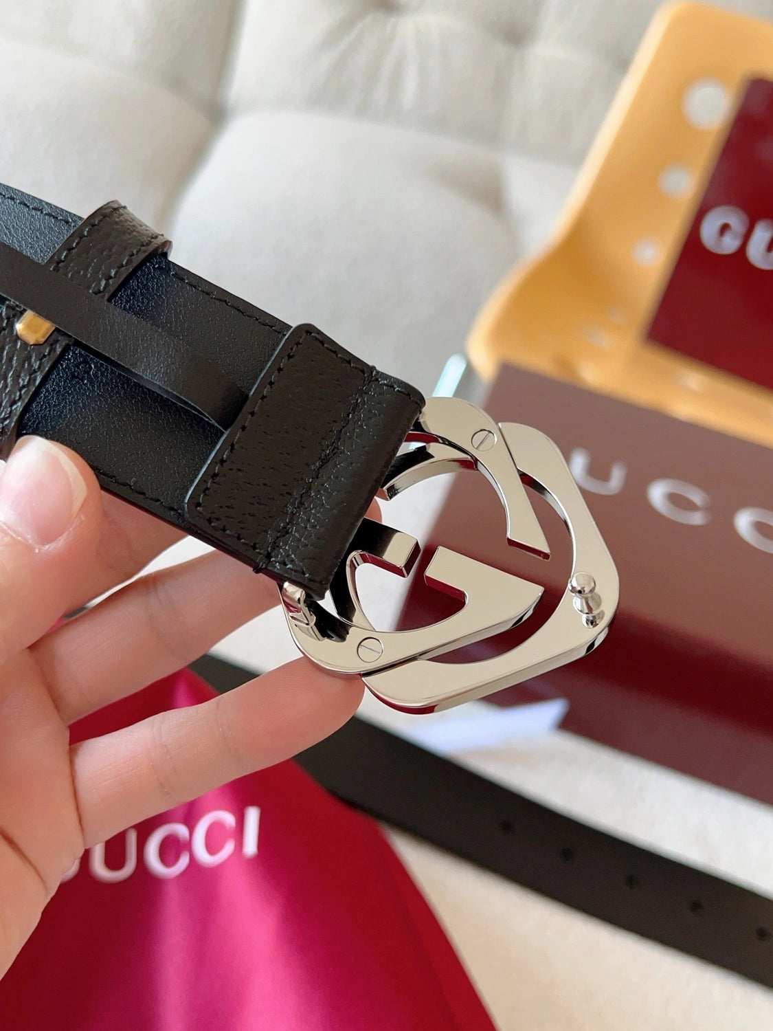 Gucci Premium Leather Belt with Iconic Logo Buckle - Hình 8