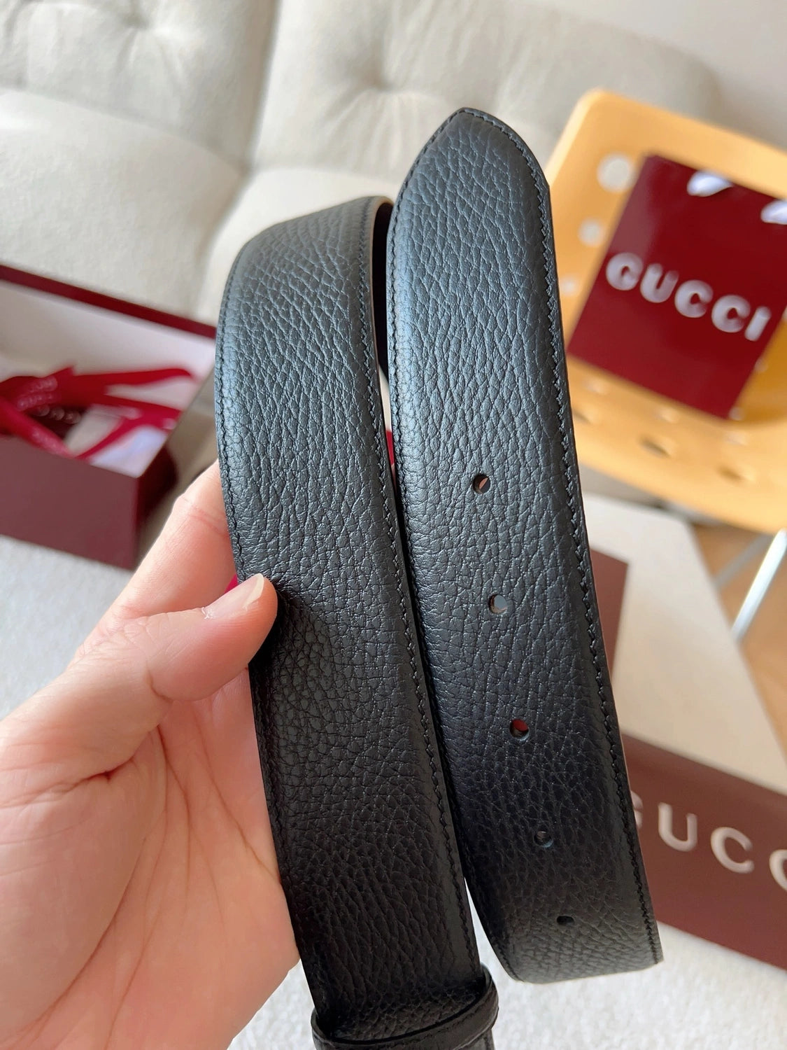 Gucci Premium Leather Belt with GG Logo Buckle - Hình 8