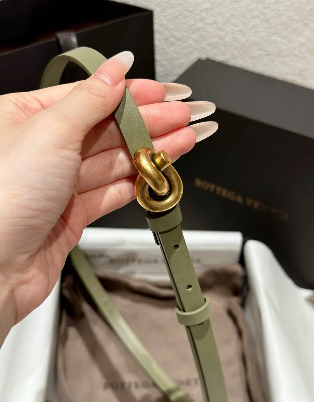 Bottega Veneta Pistachio Leather Knot Belt - Hình 7