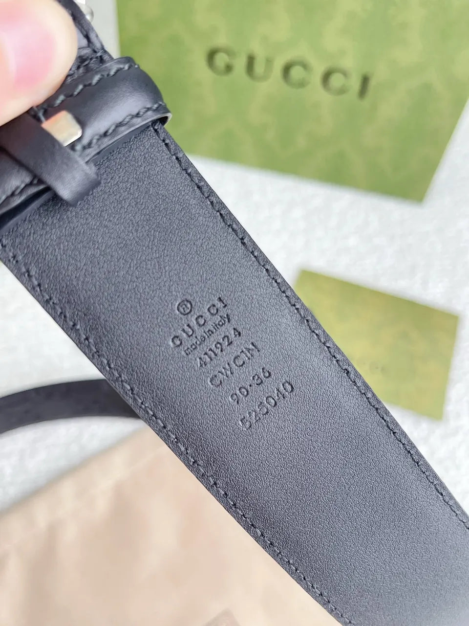 Gucci Black GG Embossed Leather Belt - Hình 2