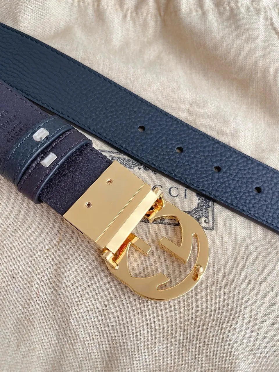 gold Gucci Black Pebbled Leather Belt - Hình 3