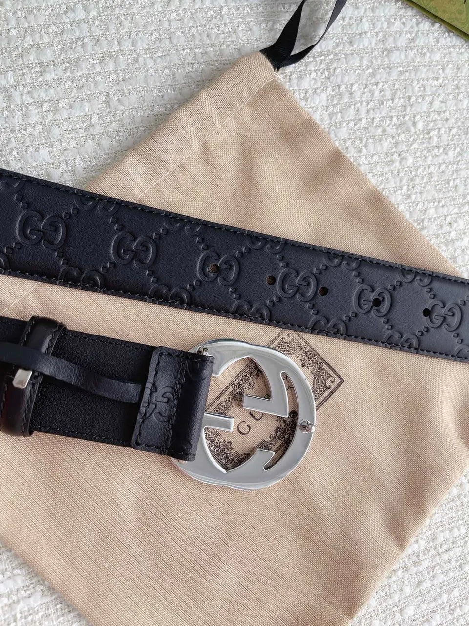 silver interlocking Gucci Black Leather Belt - Hình 4