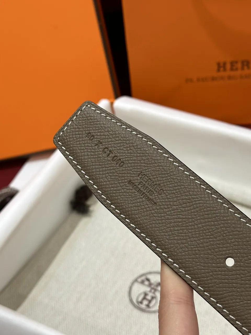 matte Hermes Taupe Leather Belt - Hình 6