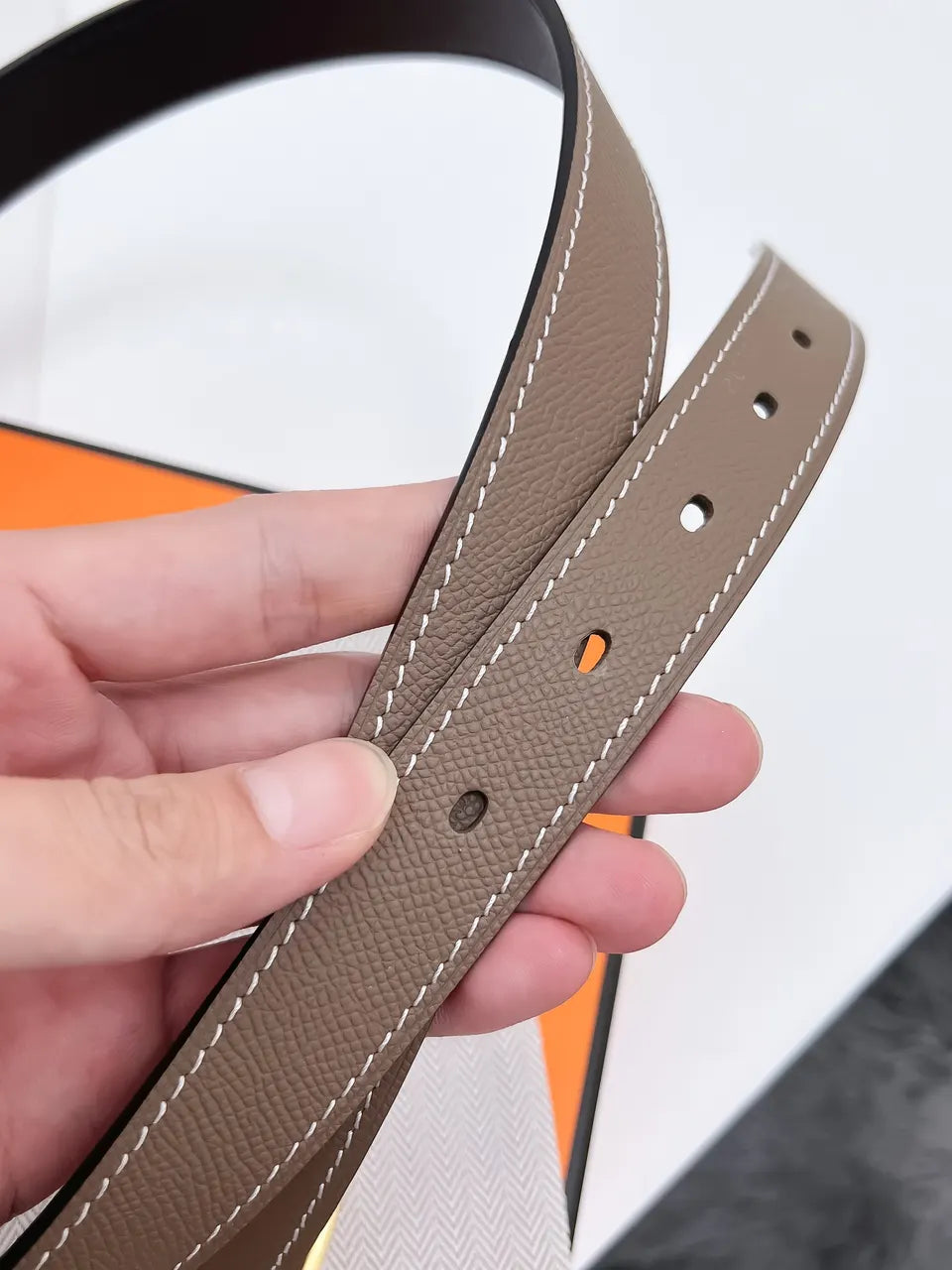 gold buckle Hermes Taupe Leather Belt - Hình 3