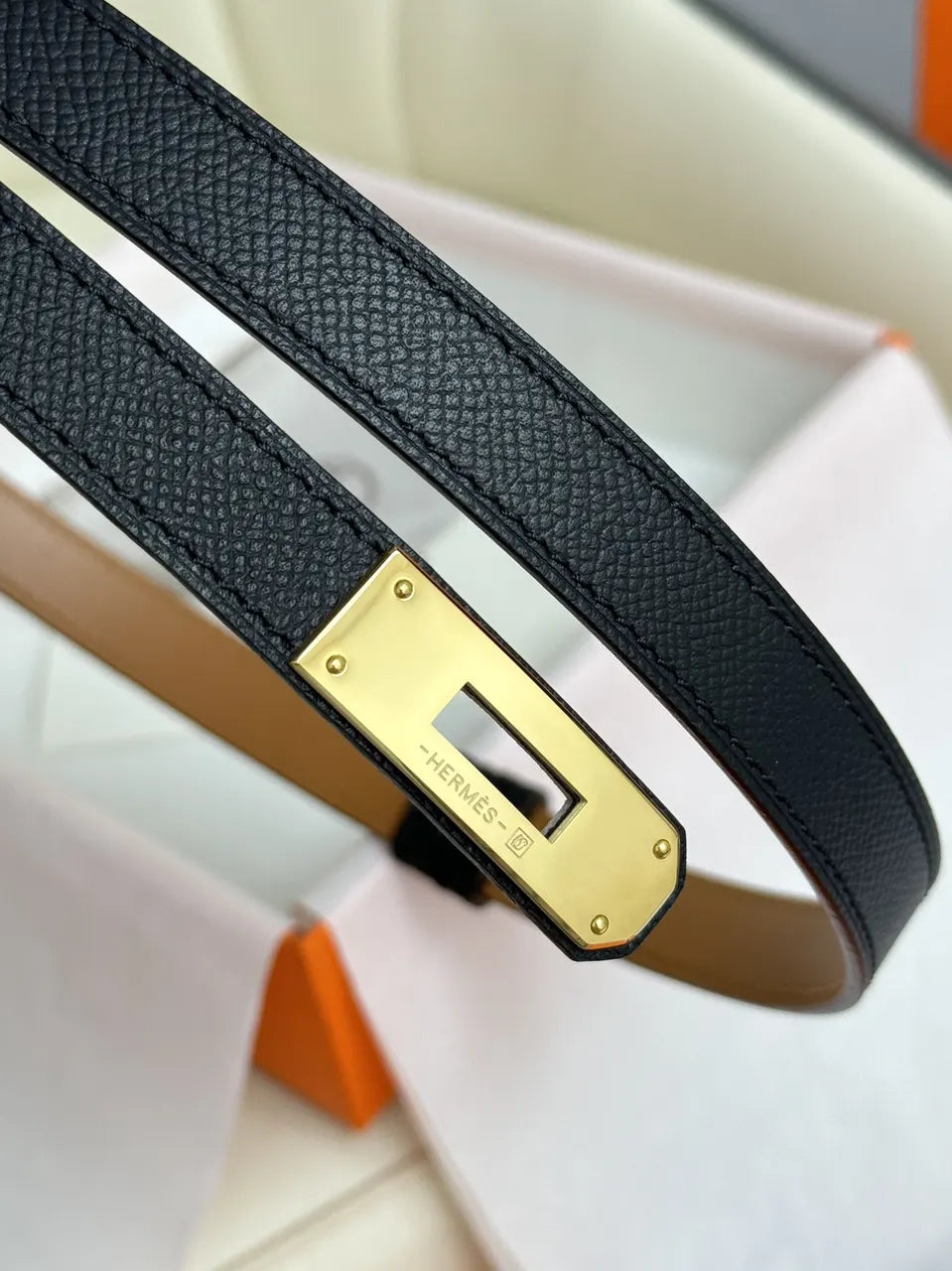 gold kelly Hermes Black Grained Leather Belt - Hình 7