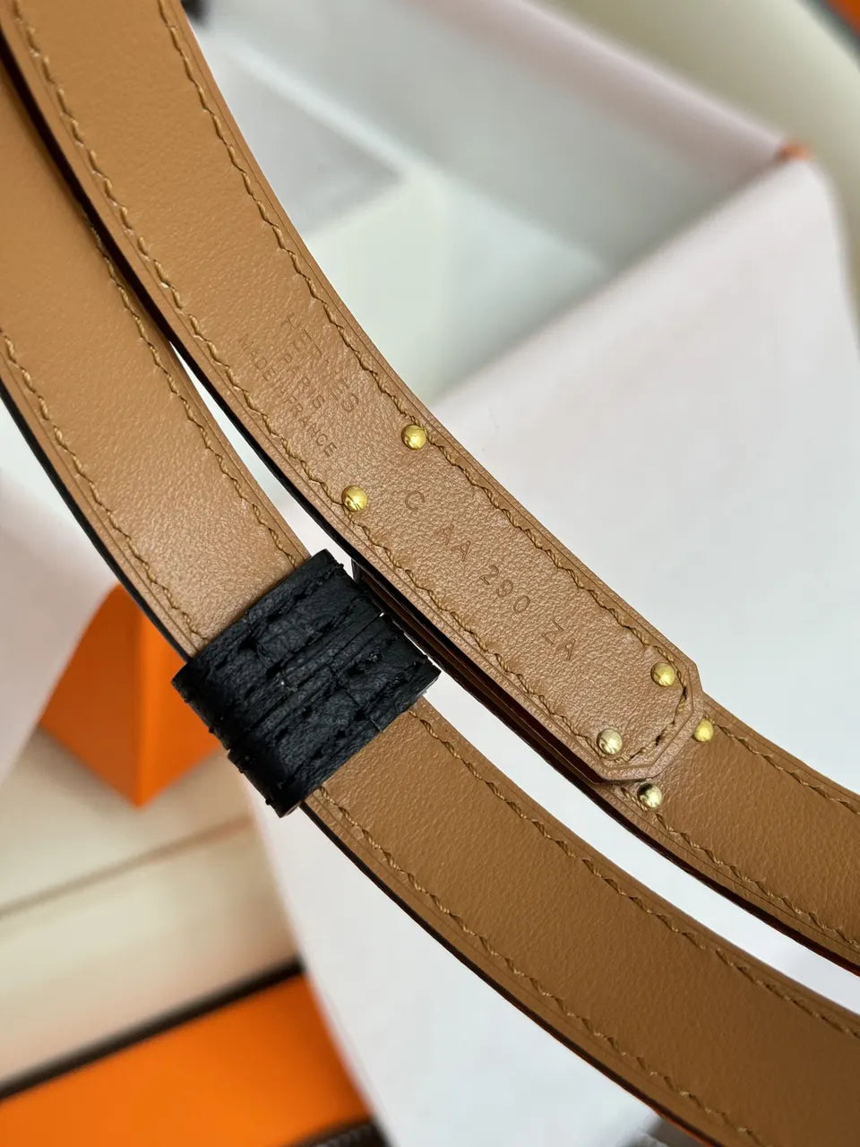 gold kelly Hermes Black Grained Leather Belt - Hình 5