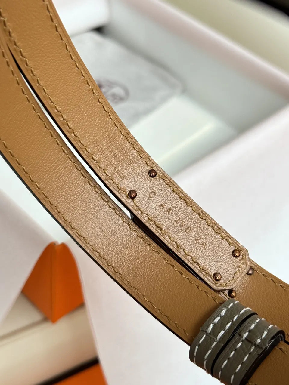 Hermes Khaki Leather Kelly Belt - Hình 5