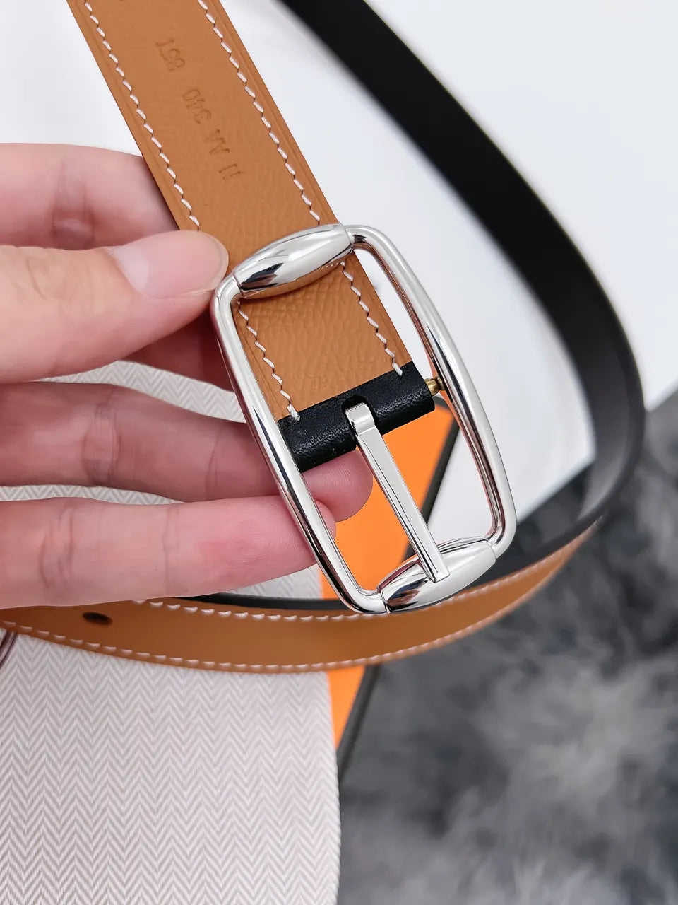 silver rectangular Hermes Gold Togo Leather Belt - Hình 2