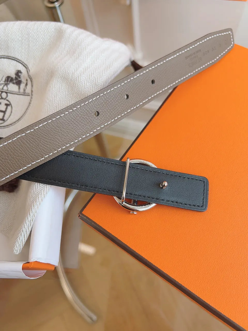silver toggle Hermes Etoupe Leather Belt - Hình 6
