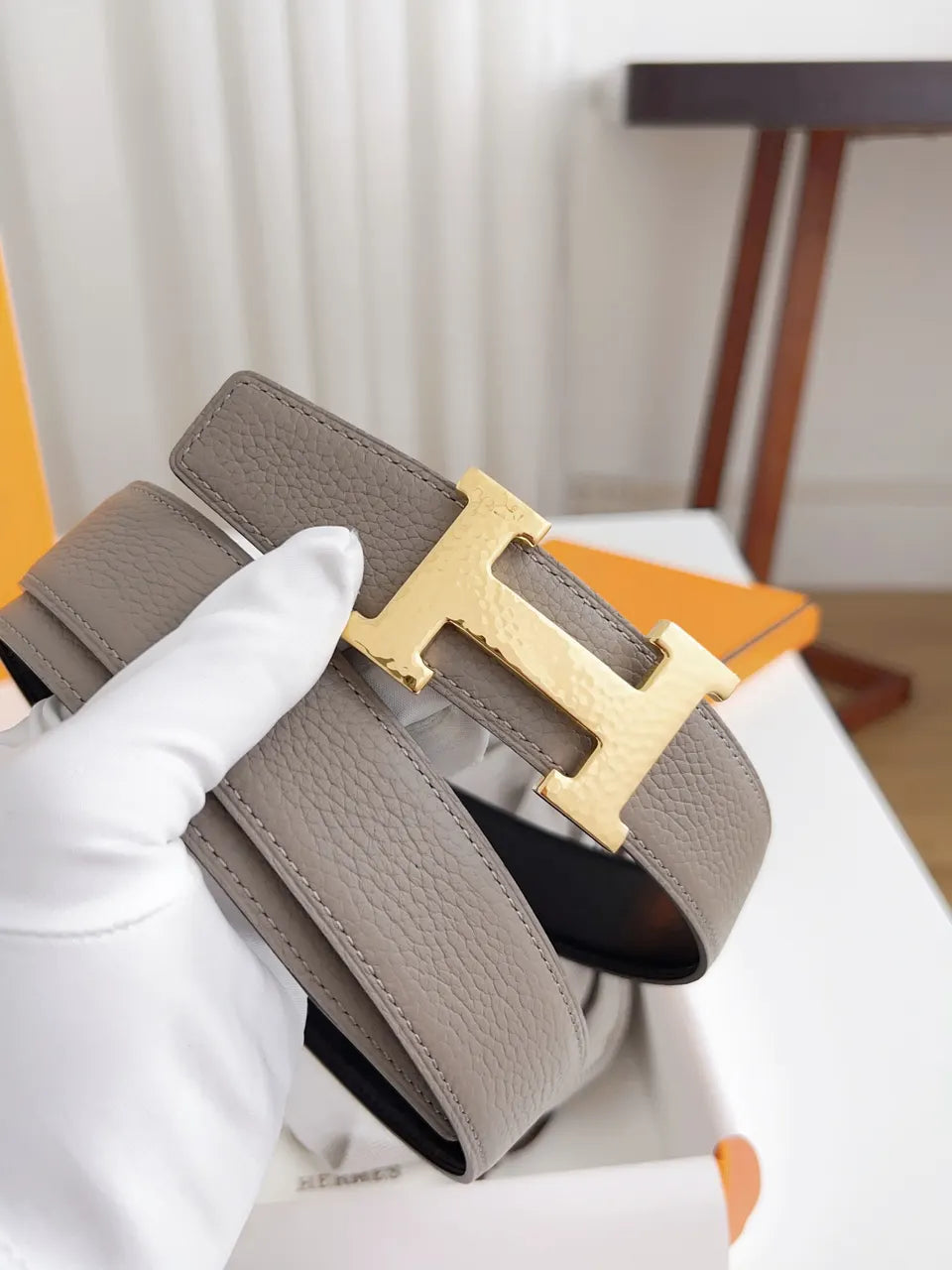 gold buckle Hermes Taupe Leather Belt - Hình 3