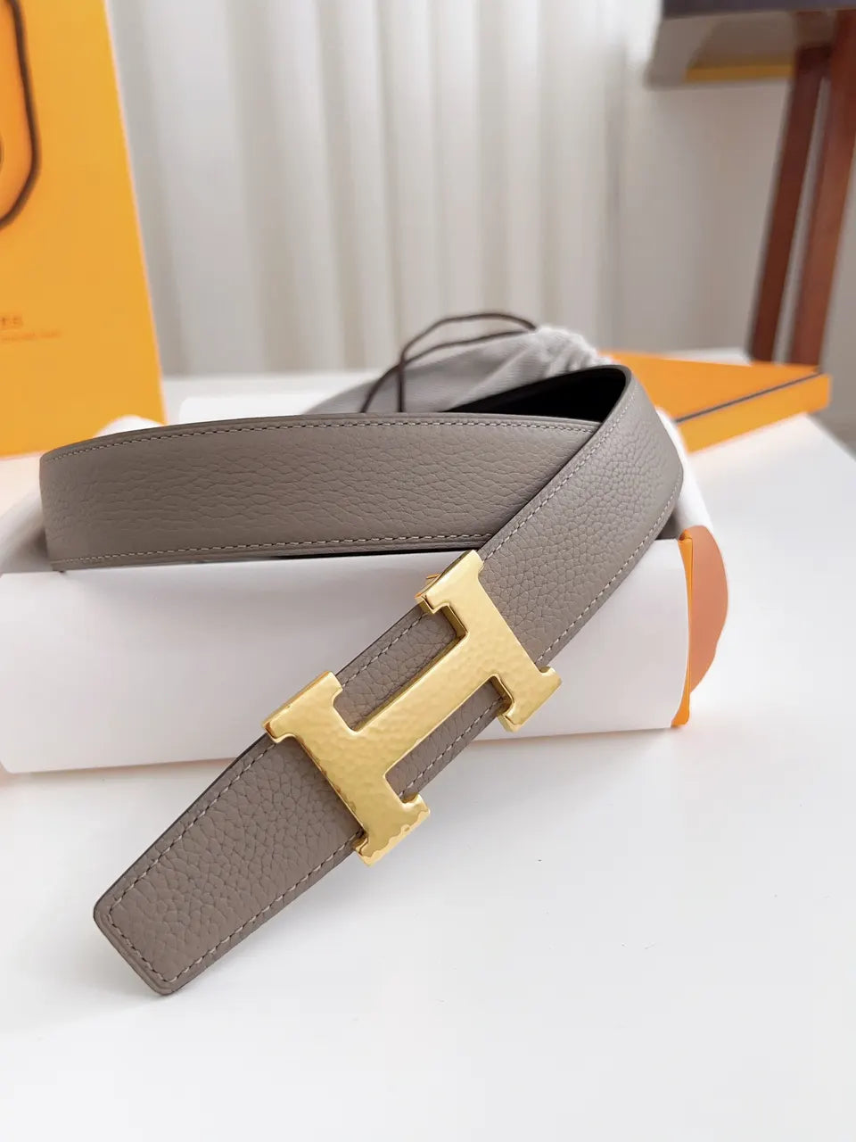 gold buckle Hermes Taupe Leather Belt - Hình 2