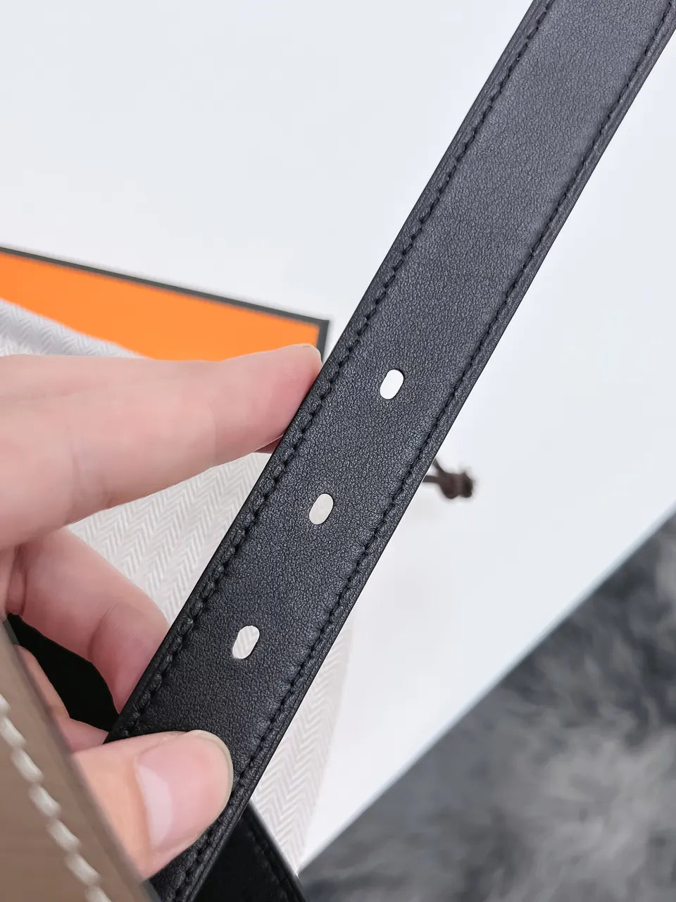 Hermes Taupe Reversible Leather Belt - Hình 5