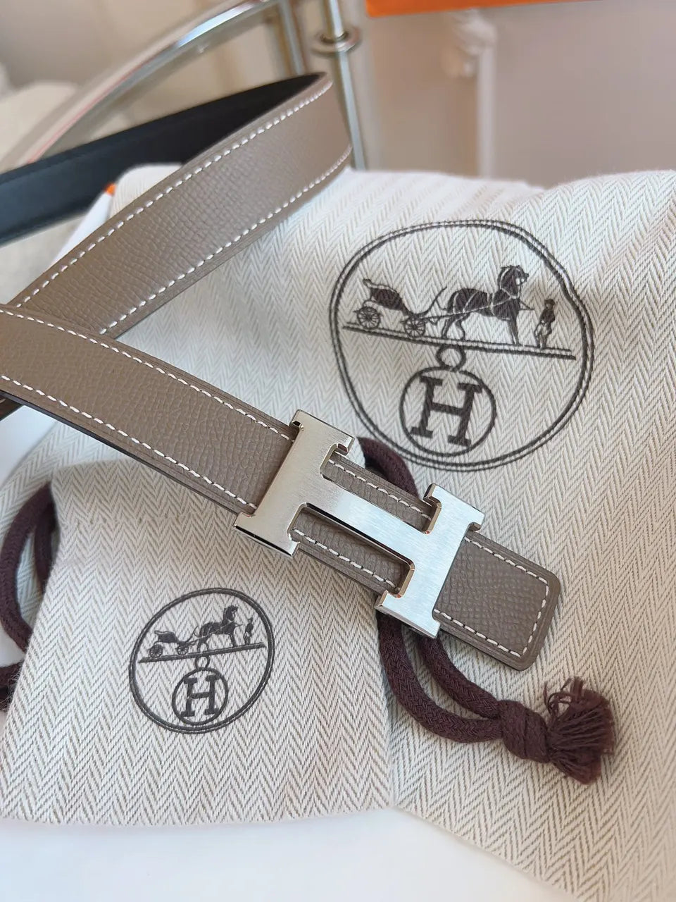 Hermes Taupe Leather - Hình 2