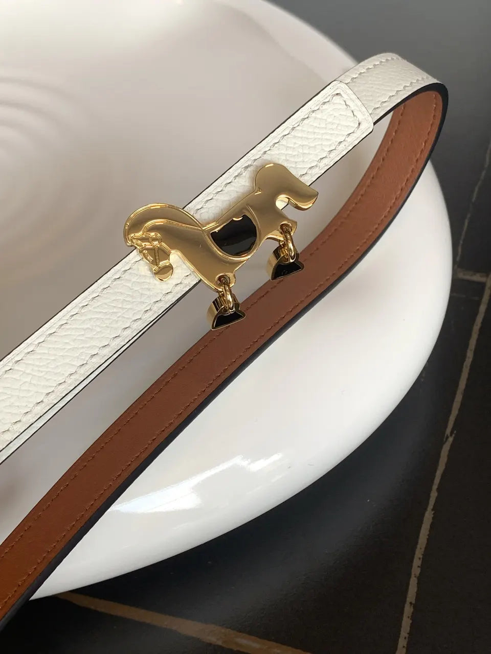 gold horse Hermes White Leather Belt - Hình 3