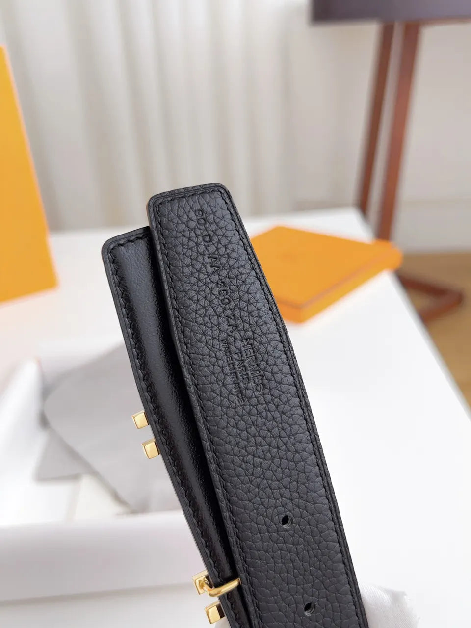 gold buckle Hermes Black Grained Leather Belt - Hình 7