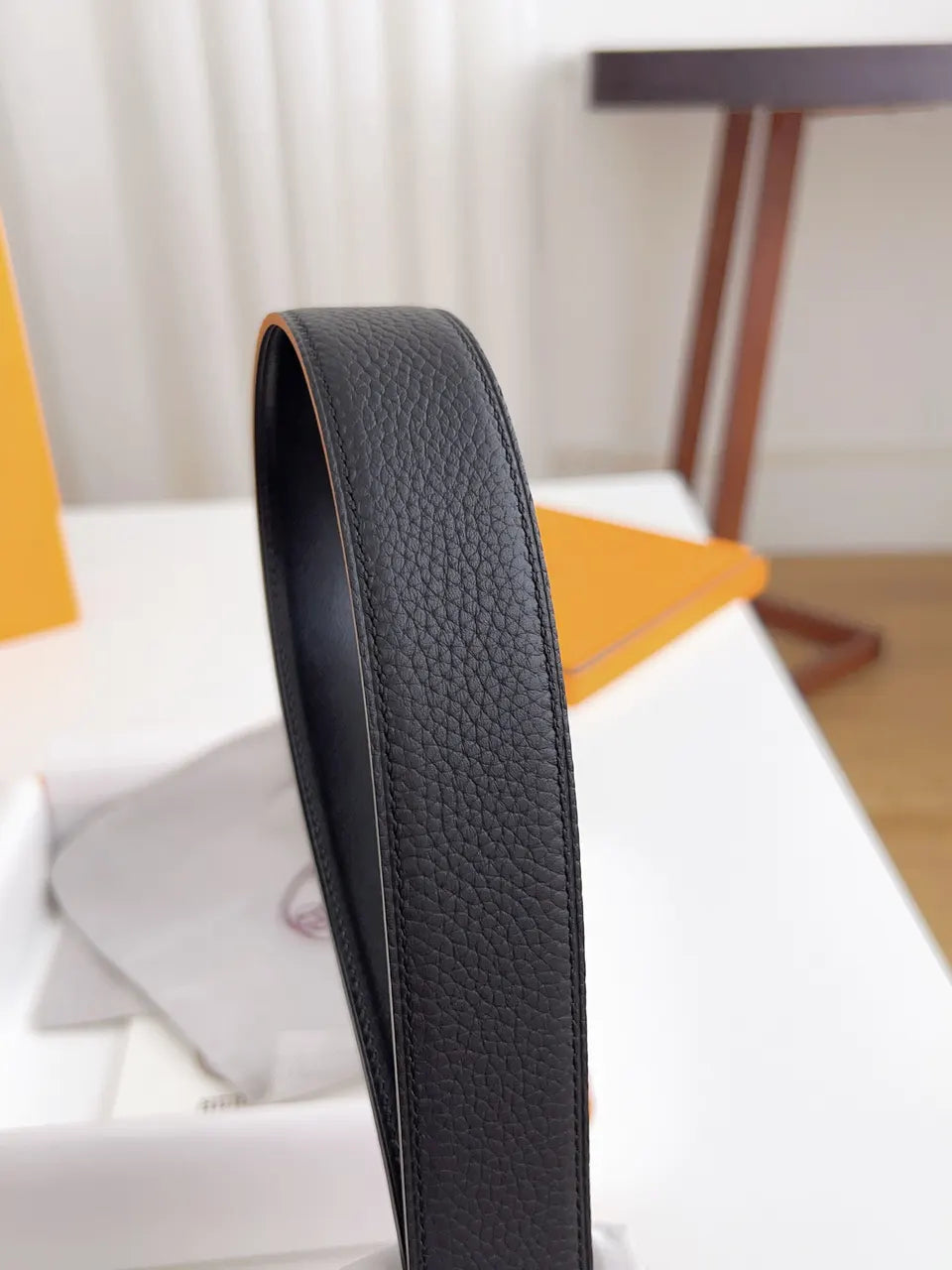 gold buckle Hermes Black Grained Leather Belt - Hình 6