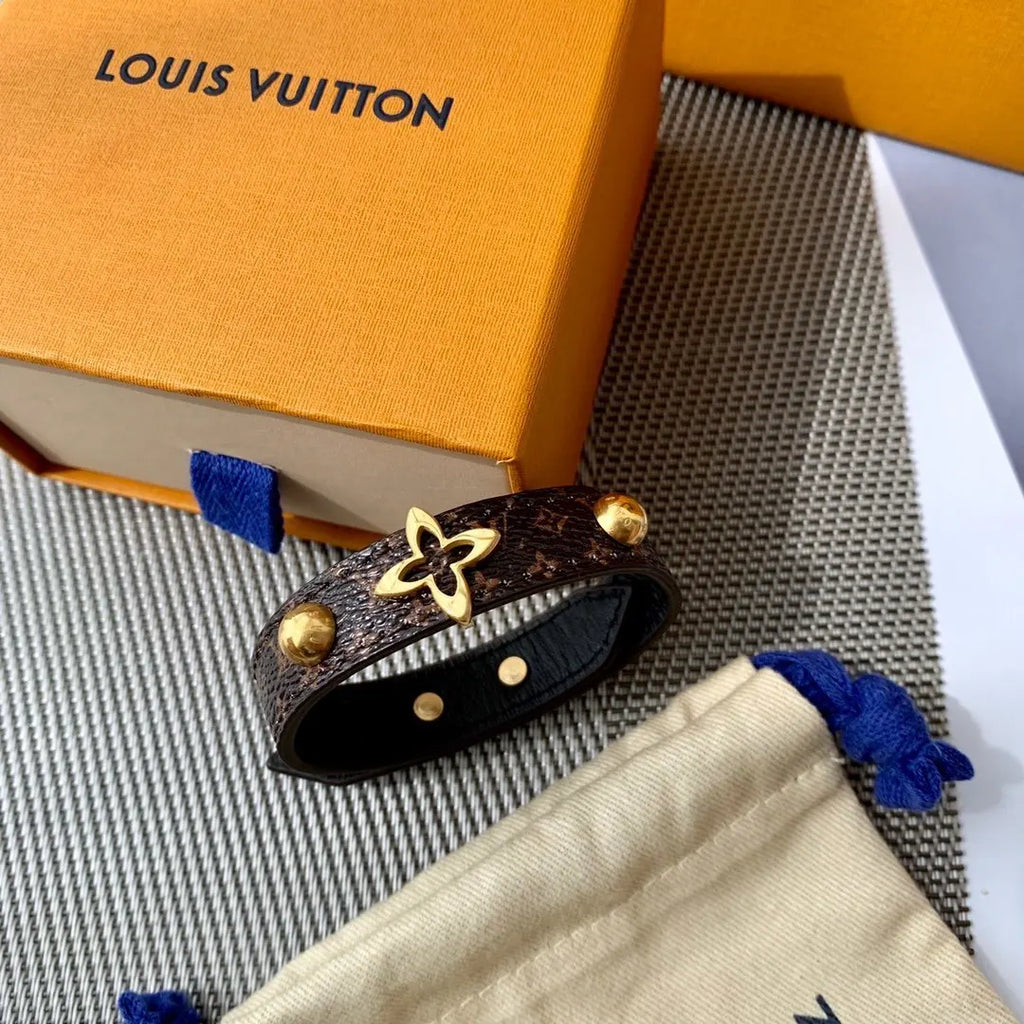Luxury Leather Bracelet with Gold Accents - Hình 5