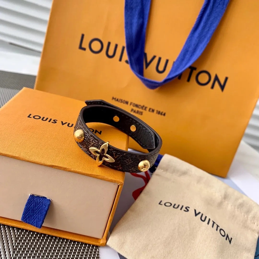 Luxury Leather Bracelet with Gold Accents - Hình 7