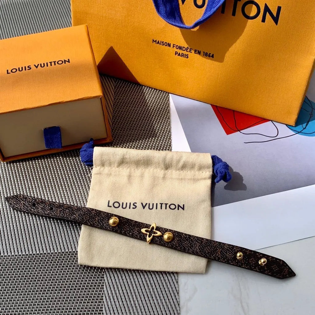 Luxury Leather Bracelet with Gold Accents - Hình 8