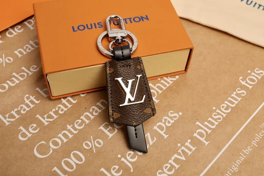 LV Monogram Leather Tab Keychain - Hình 2