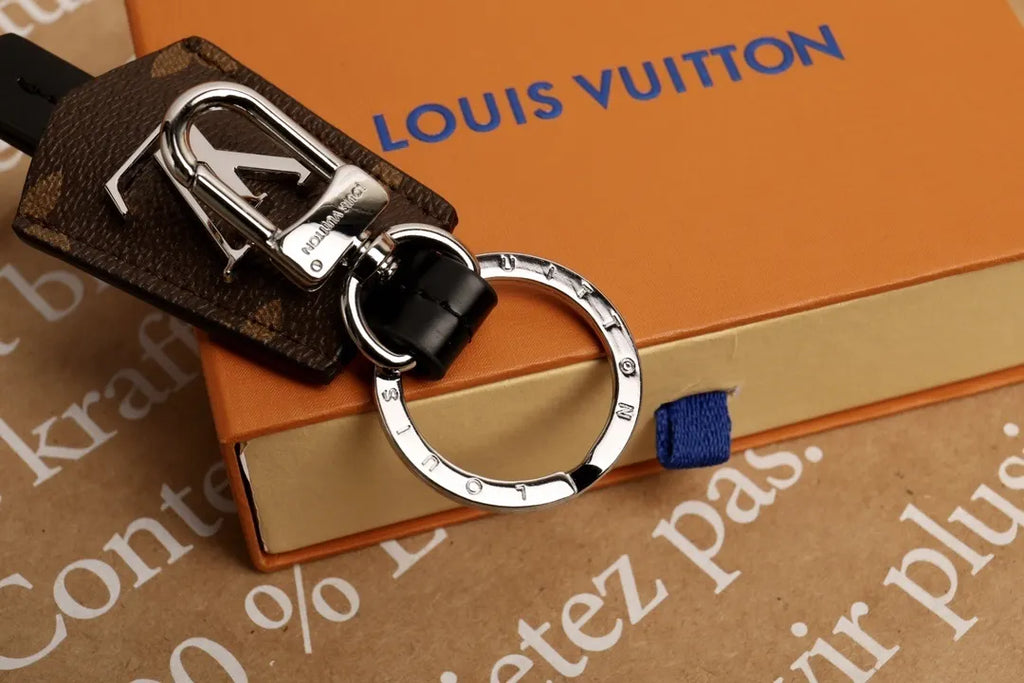 LV Monogram Leather Tab Keychain - Hình 5