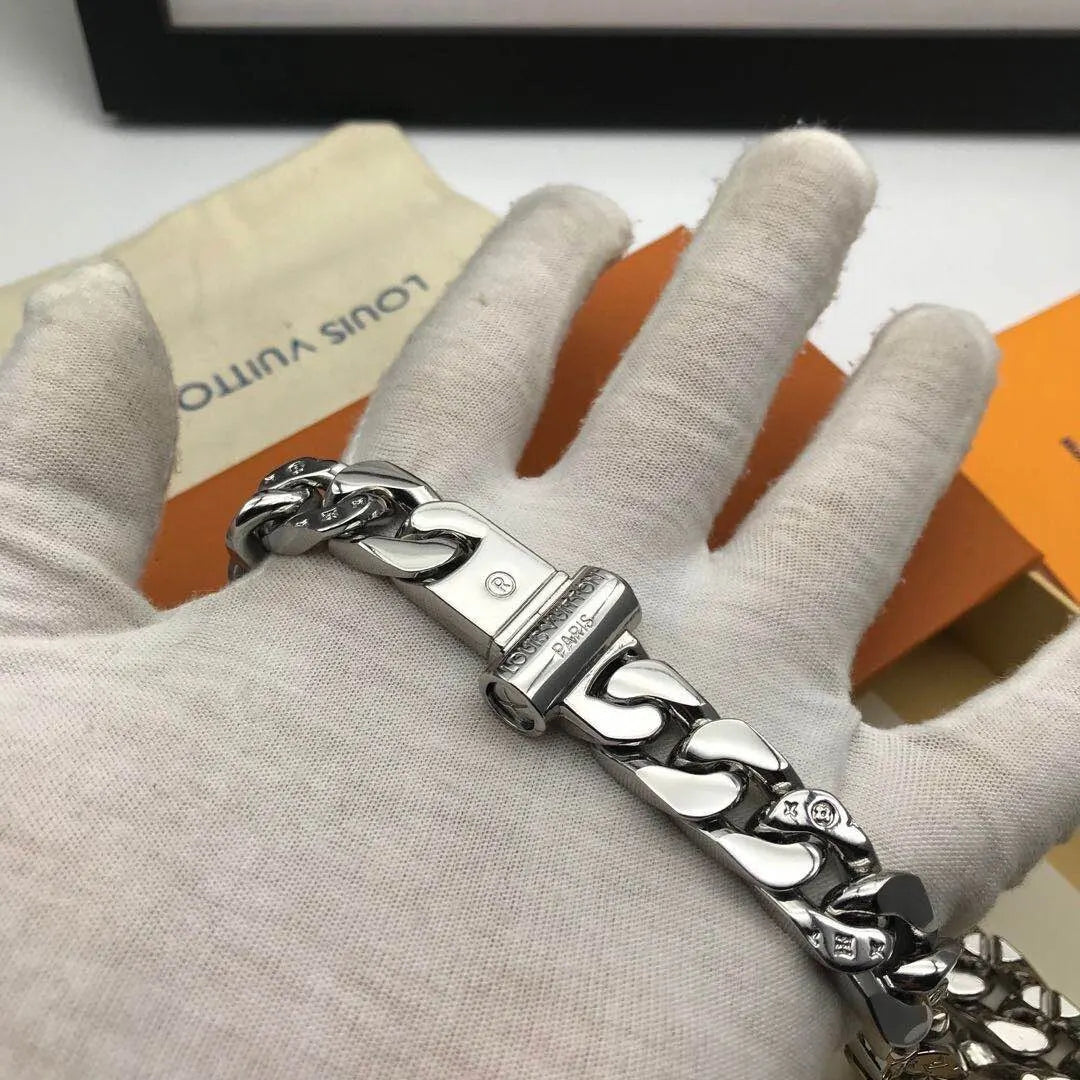 bold Louis Vuitton Silver Chain Link Necklace - Hình 2