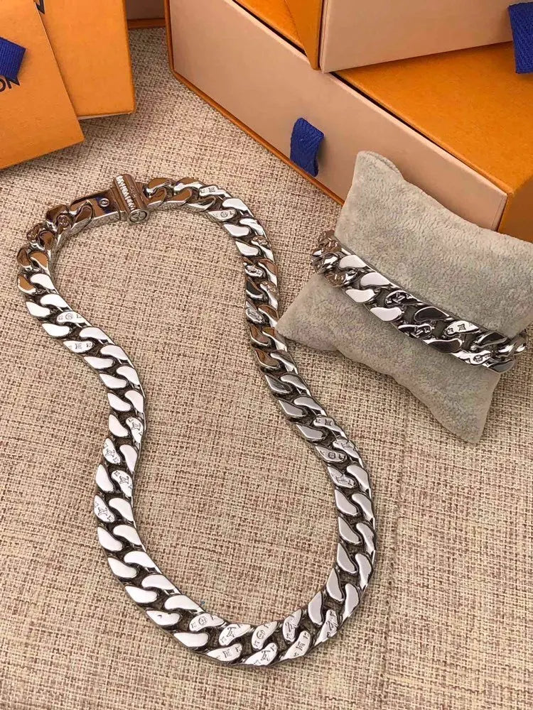 bold Louis Vuitton Silver Chain Link Necklace - Hình 5