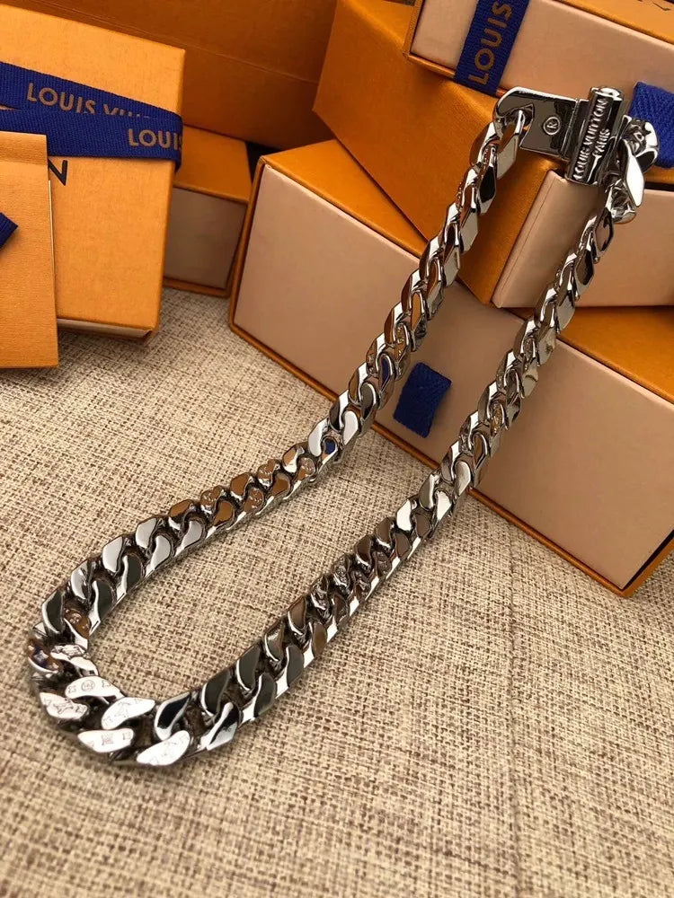 bold Louis Vuitton Silver Chain Link Necklace - Hình 6