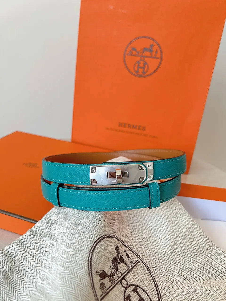 Hermes Turquoise Epsom Bracelet - Hình 4