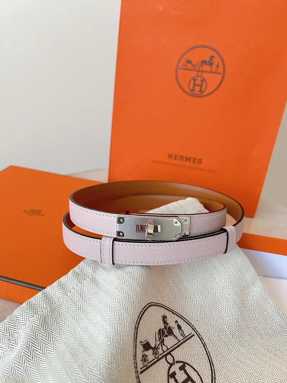 Hermes Pale Pink Kelly Belt - Hình 3