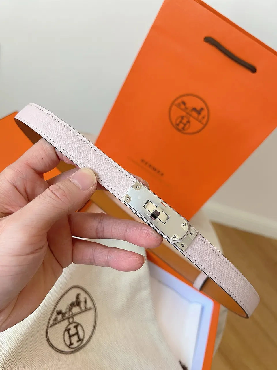 Hermes Pale Pink Kelly Belt - Hình 4