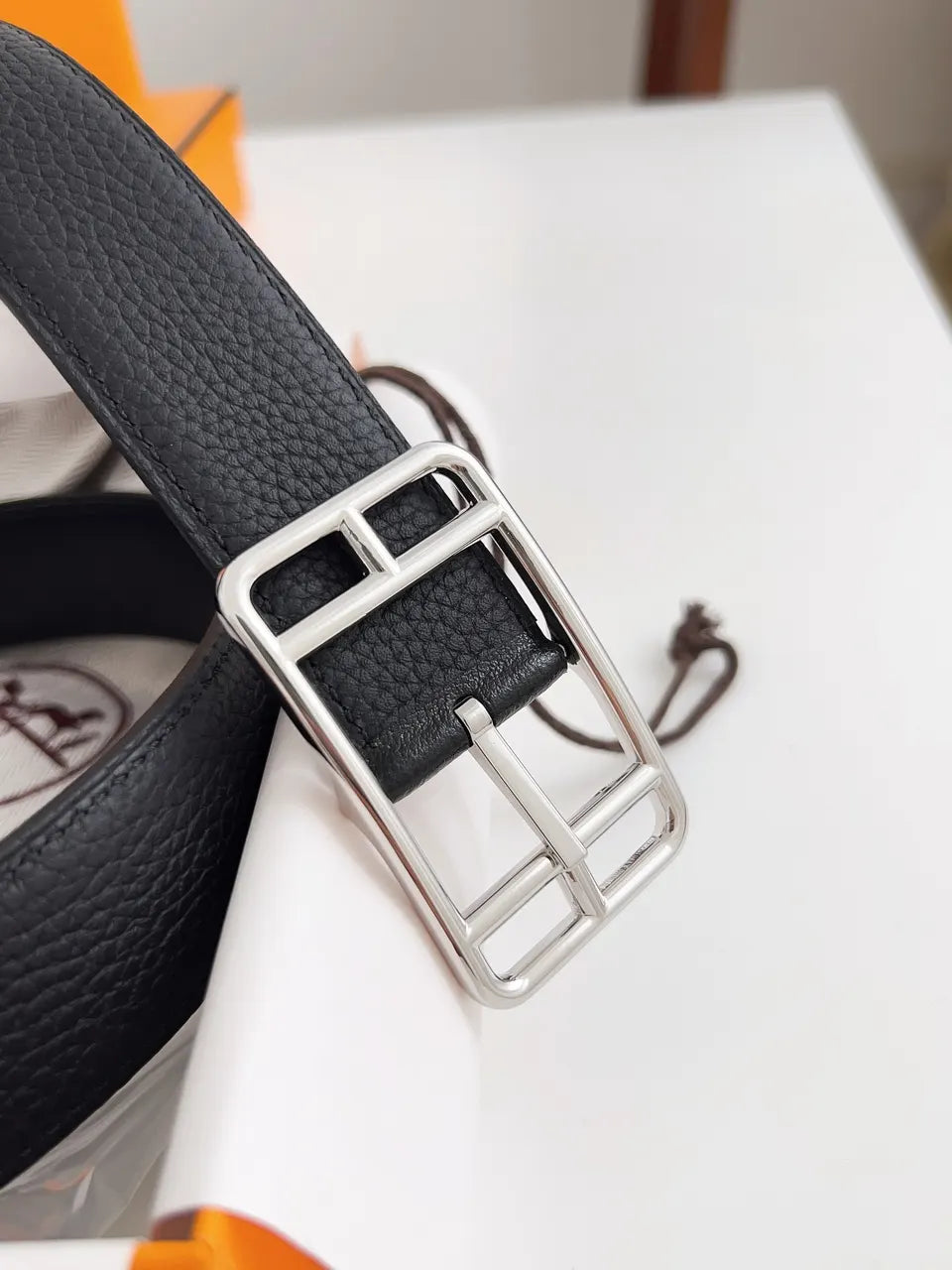 silver frame Hermes Black Grain Leather Belt - Hình 3