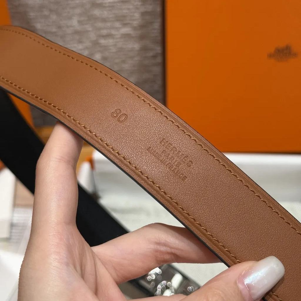 Hermes Black Leather Pyramid Studded Belt - Hình 9