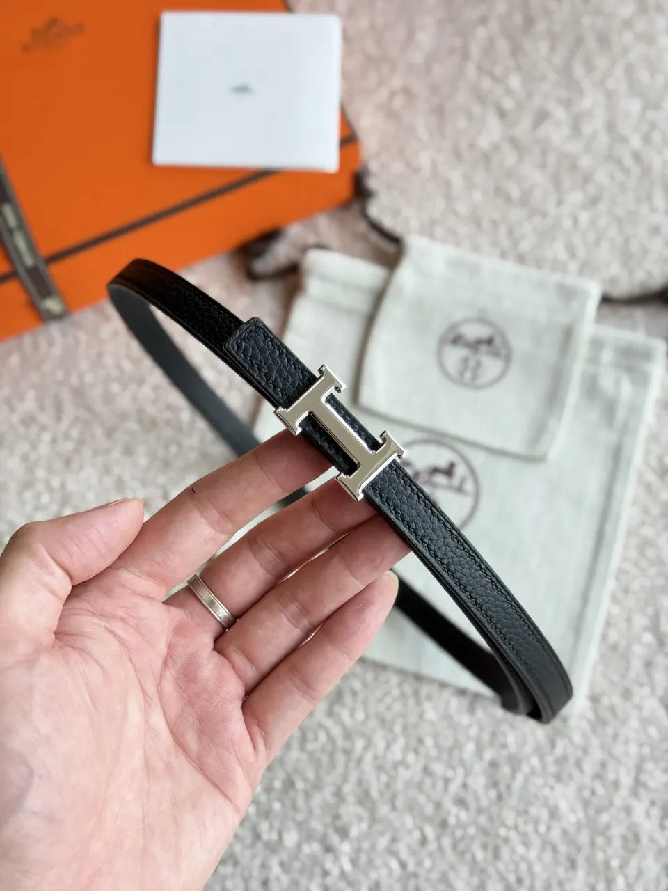 silver Hermes Black Swift Leather Belt - Hình 2