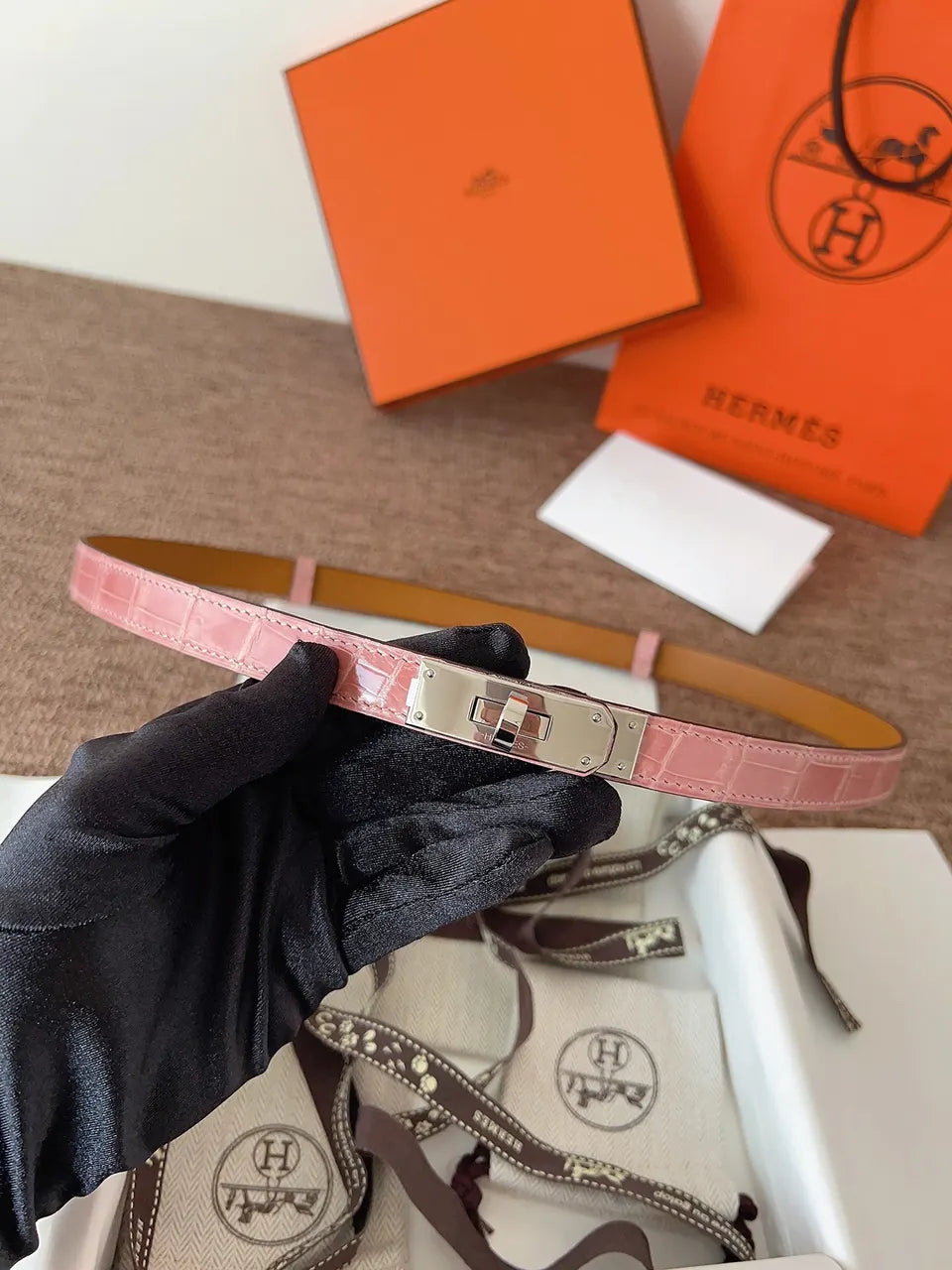 Hermes Rose Azalée Alligator Belt - Hình 4