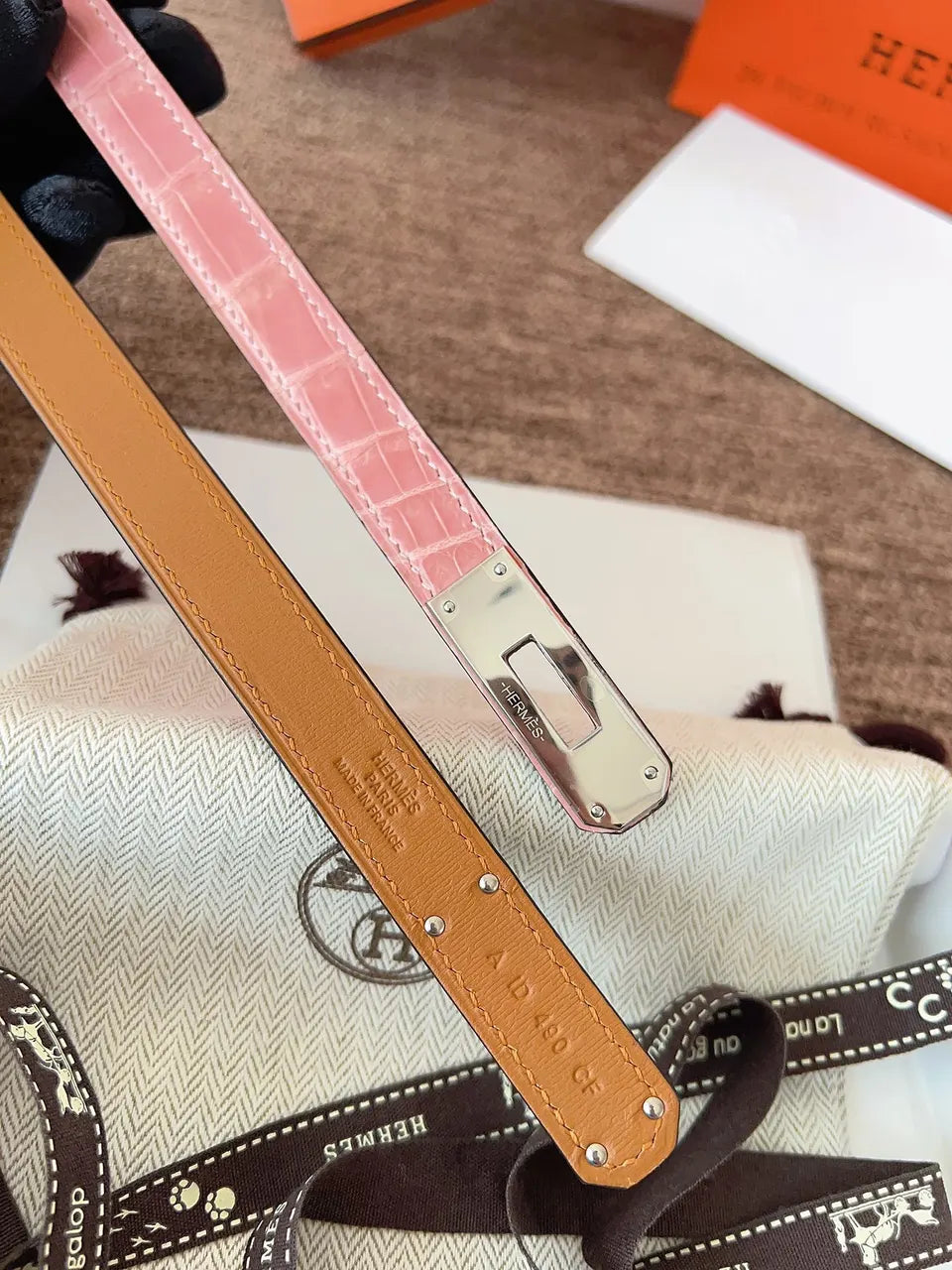 Hermes Rose Azalée Alligator Belt - Hình 5
