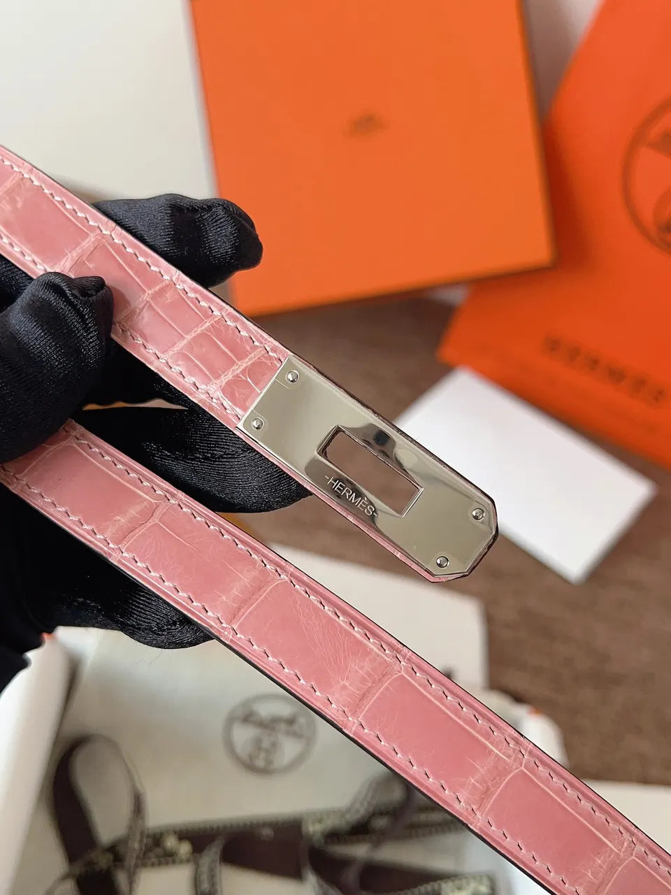 Hermes Rose Azalée Alligator Belt - Hình 6