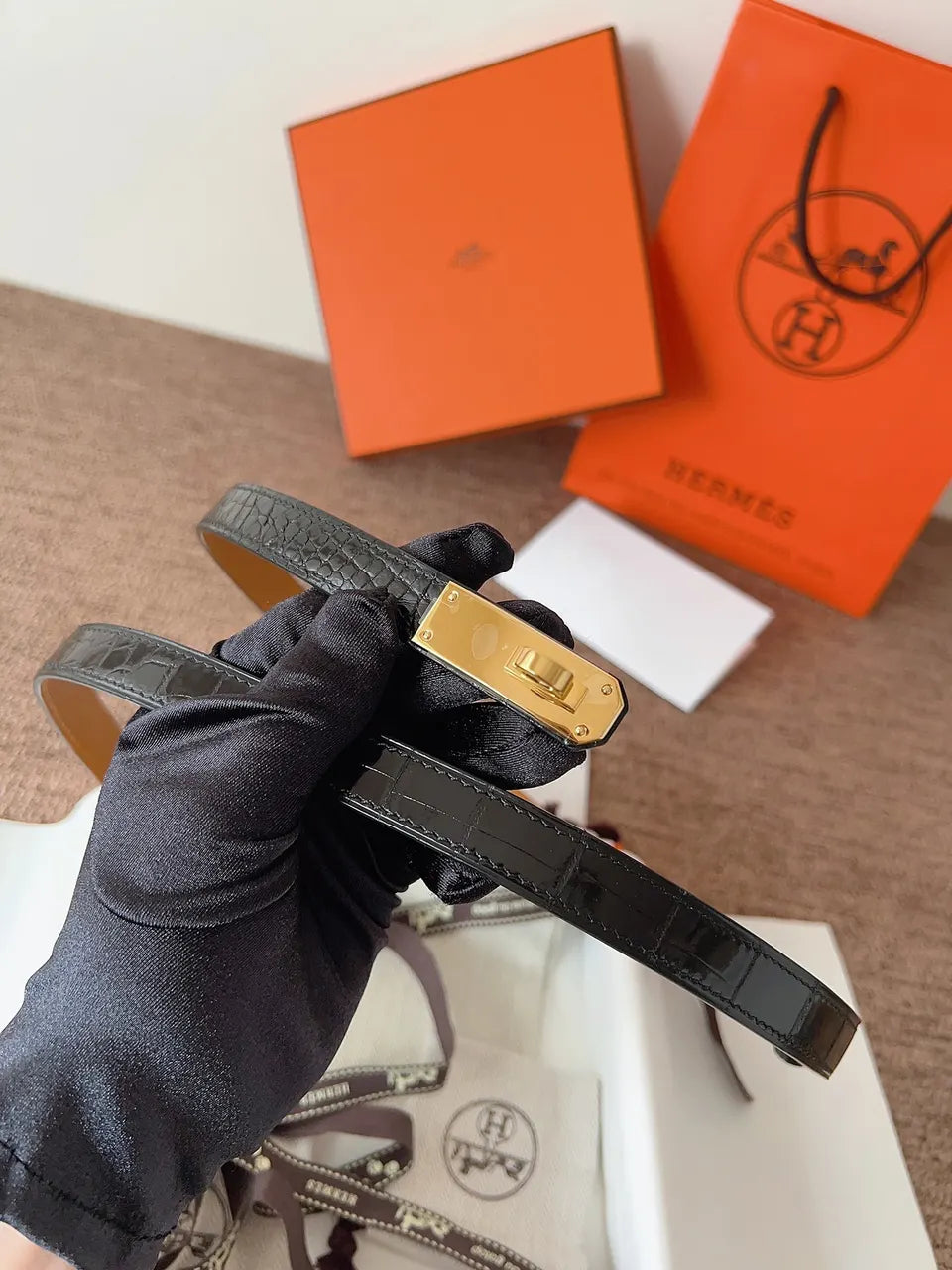 Hermes Black Crocodile Kelly Belt - Hình 2