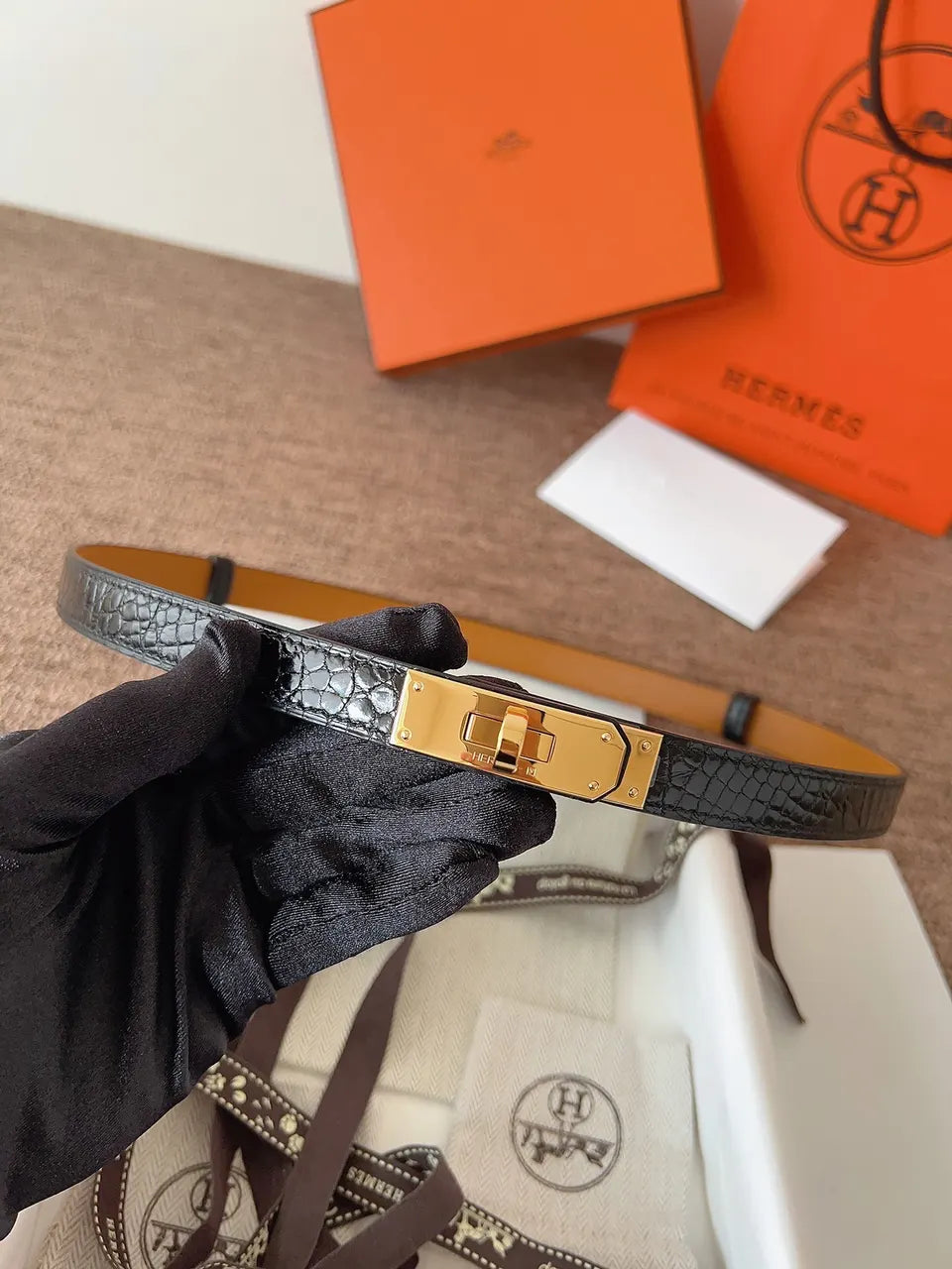 Hermes Black Crocodile Kelly Belt - Hình 3