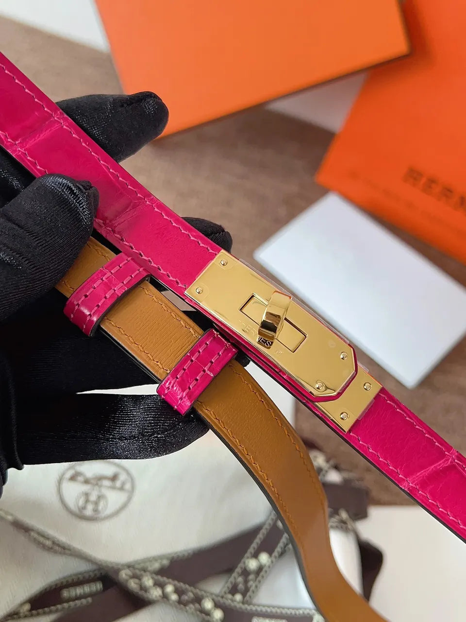 Hermes Fuchsia Alligator Kelly Belt - Hình 2