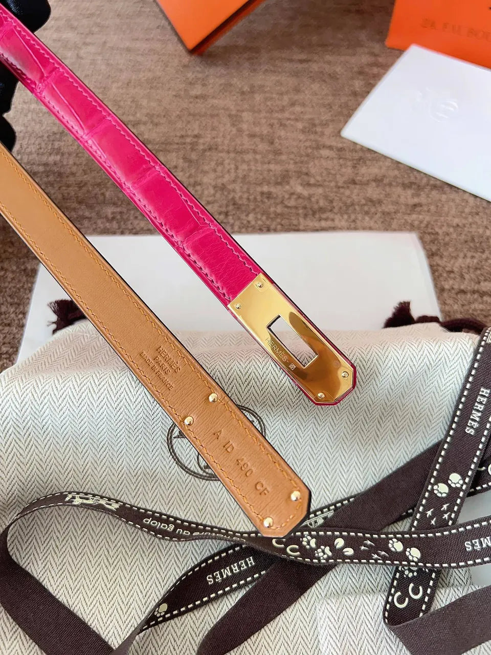 Hermes Fuchsia Alligator Kelly Belt - Hình 5