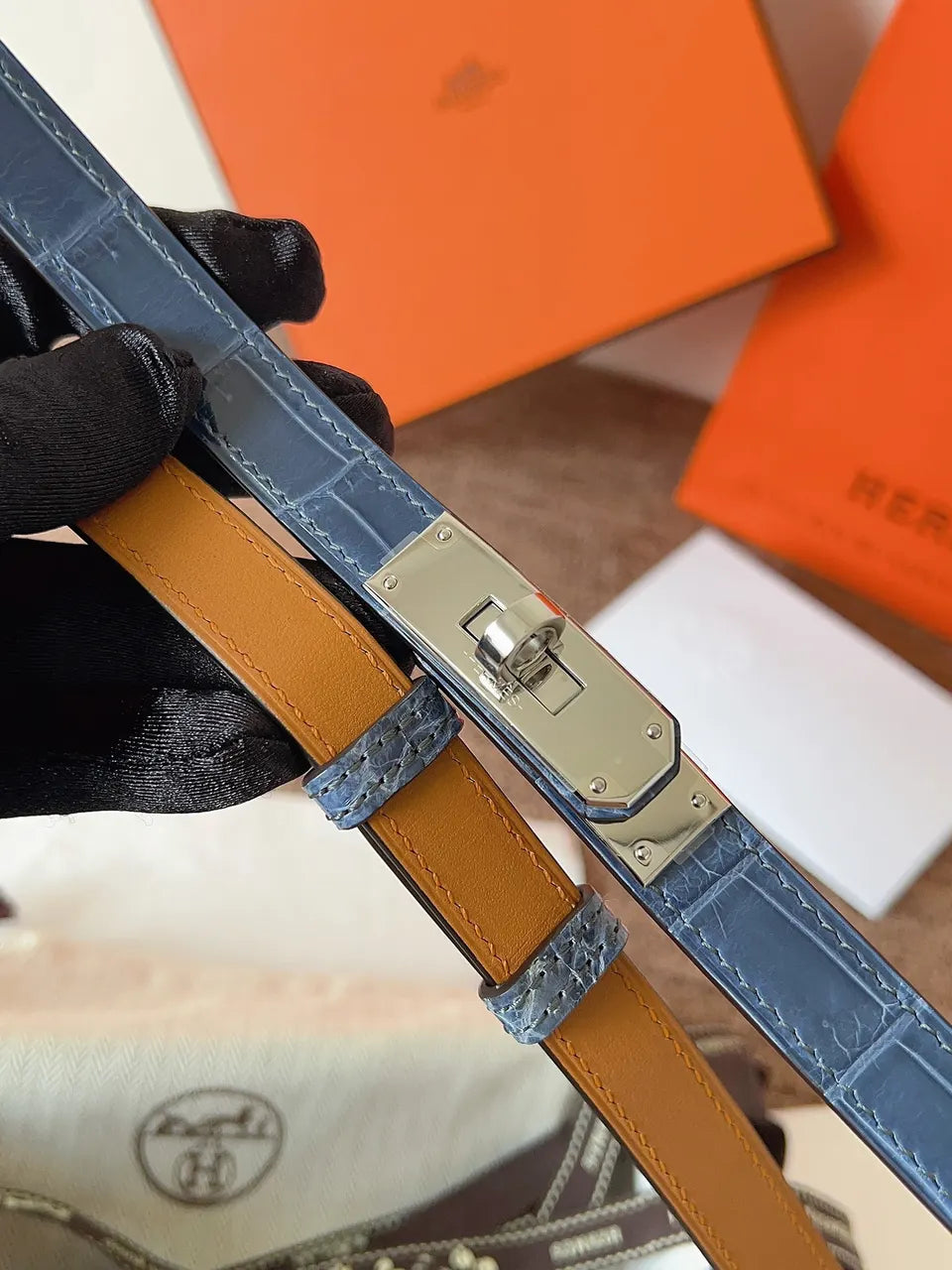 Hermes Blue Crocodile Kelly Bracelet - Hình 4