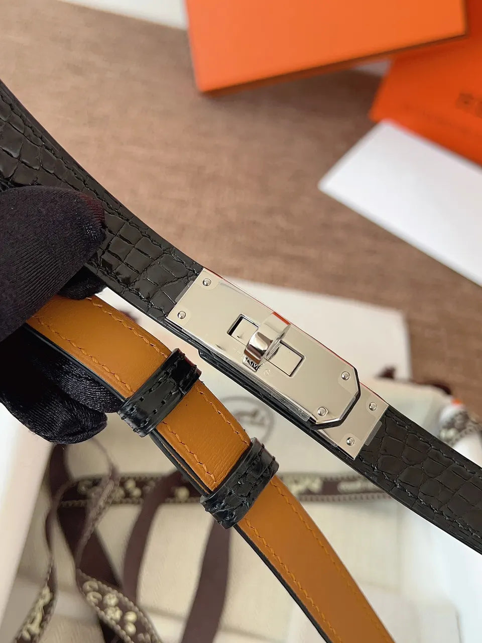 Hermes Shiny Black Alligator Belt - Hình 3