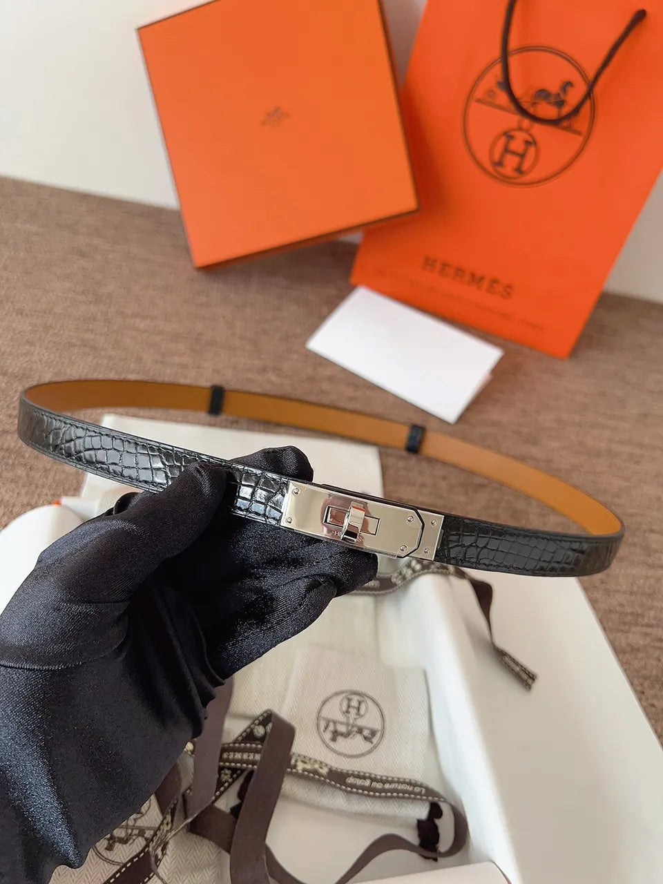 Hermes Shiny Black Alligator Belt - Hình 6