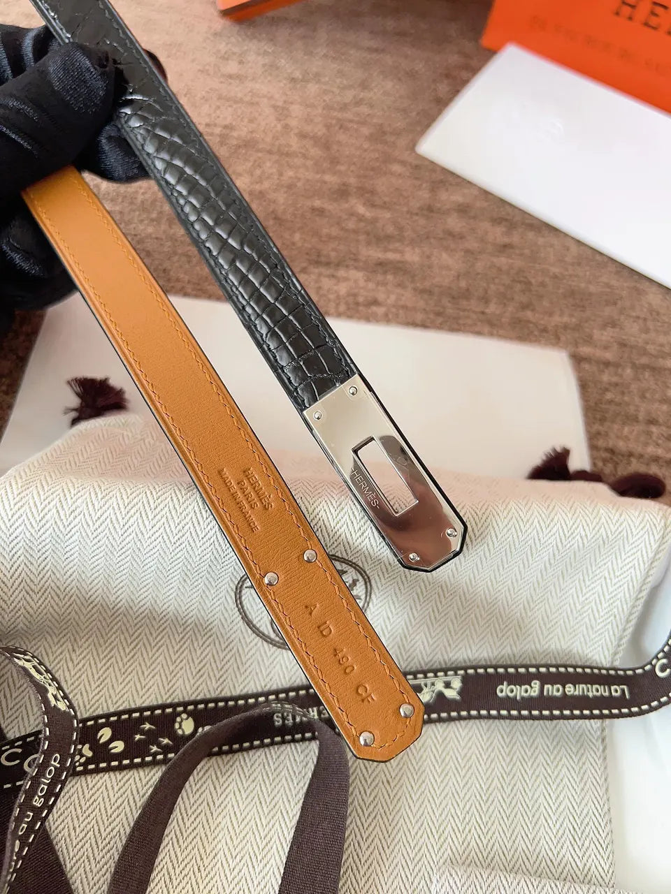 Hermes Shiny Black Alligator Belt - Hình 7
