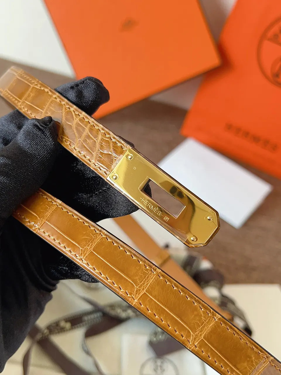 Hermes Gold Alligator Skinny Belt - Hình 2