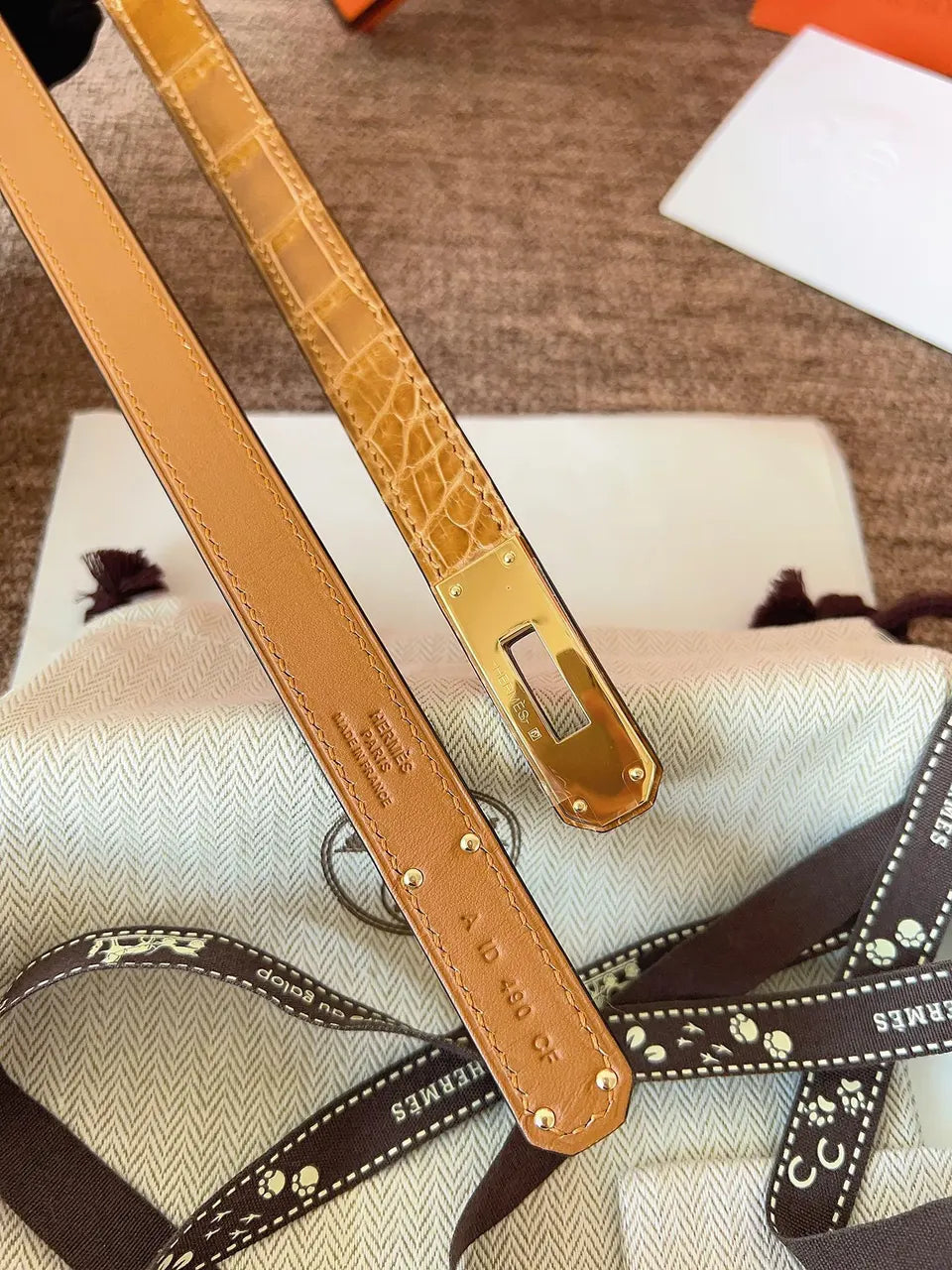 Hermes Gold Alligator Skinny Belt - Hình 6